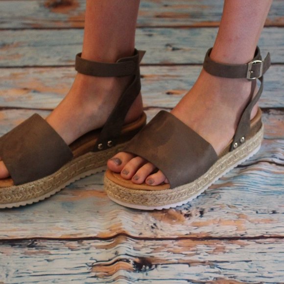 Gray, Weeboo, Short Platform Sandal, in Miranda Style - Picture 2 of 2